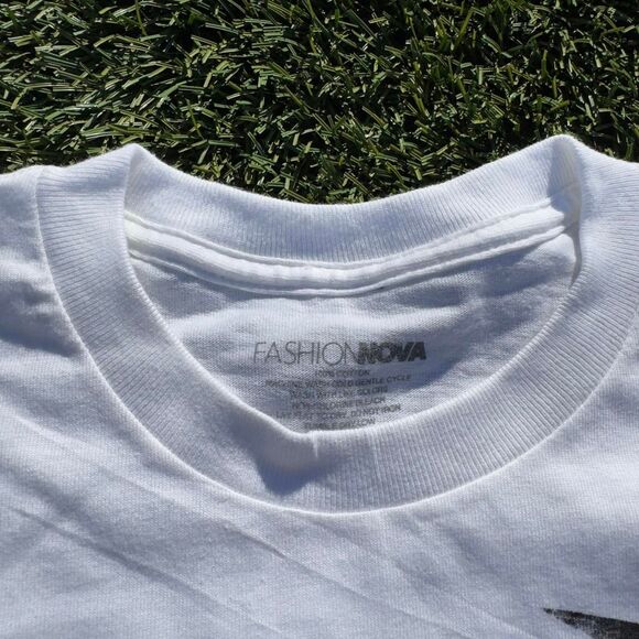 Fashion-Nova Women's White & Black T-shirt - Picture 3 of 4